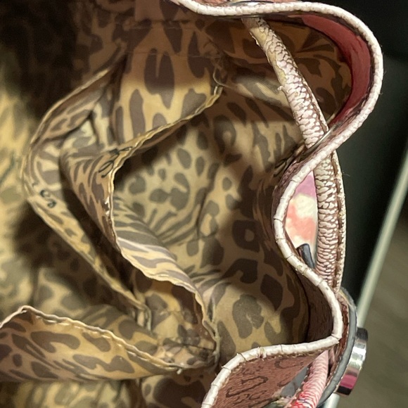 GUESS Backpack - Picture 9 of 9